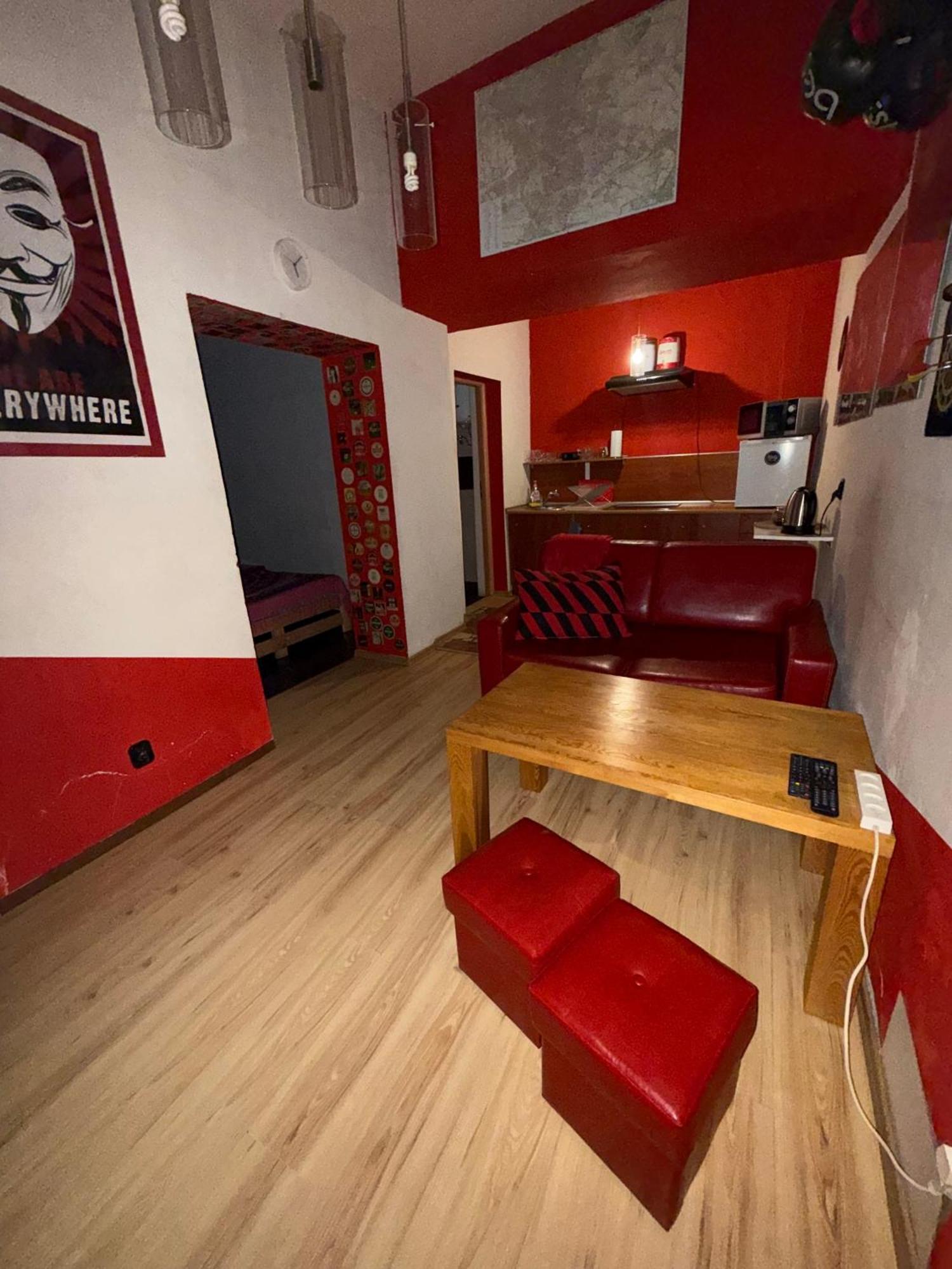 Studio Red And White Apartment Lodz  Luaran gambar
