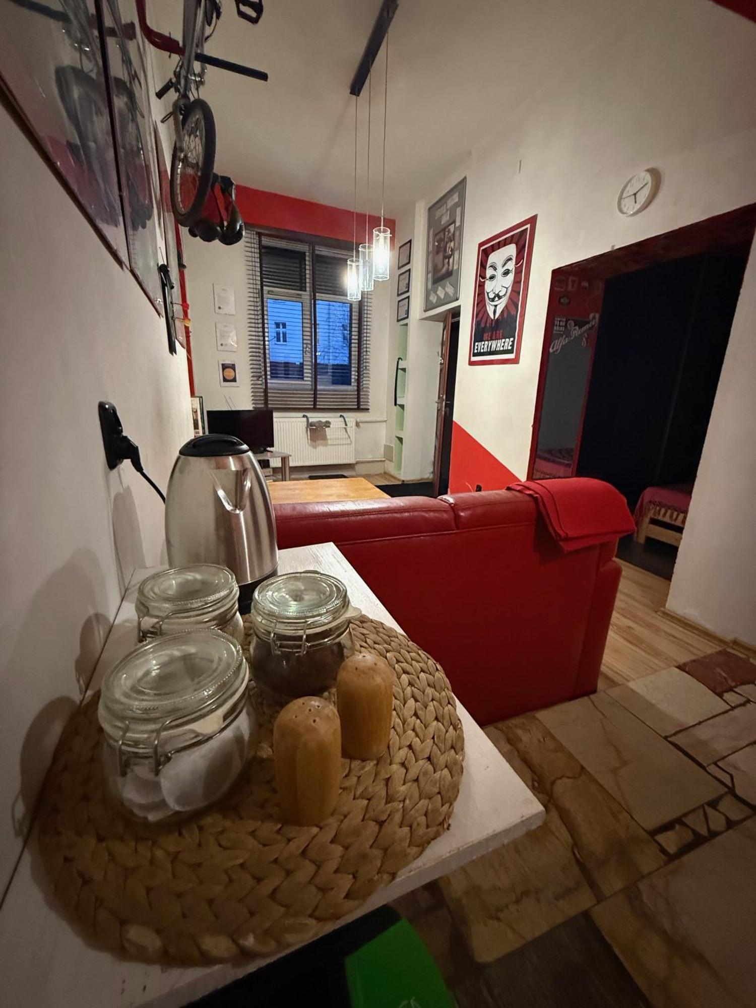 Studio Red And White Apartment Lodz  Luaran gambar
