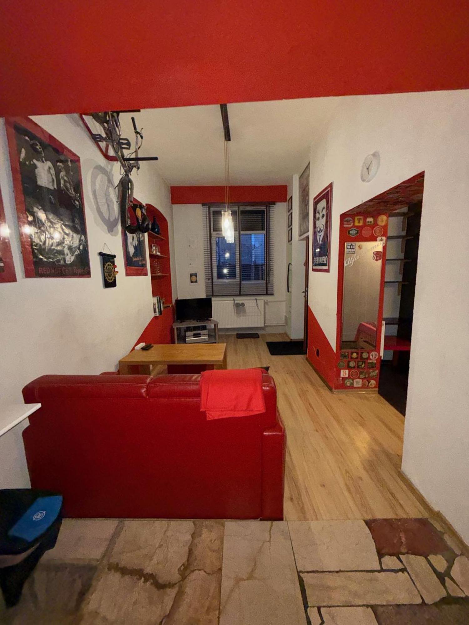 Studio Red And White Apartment Lodz  Luaran gambar
