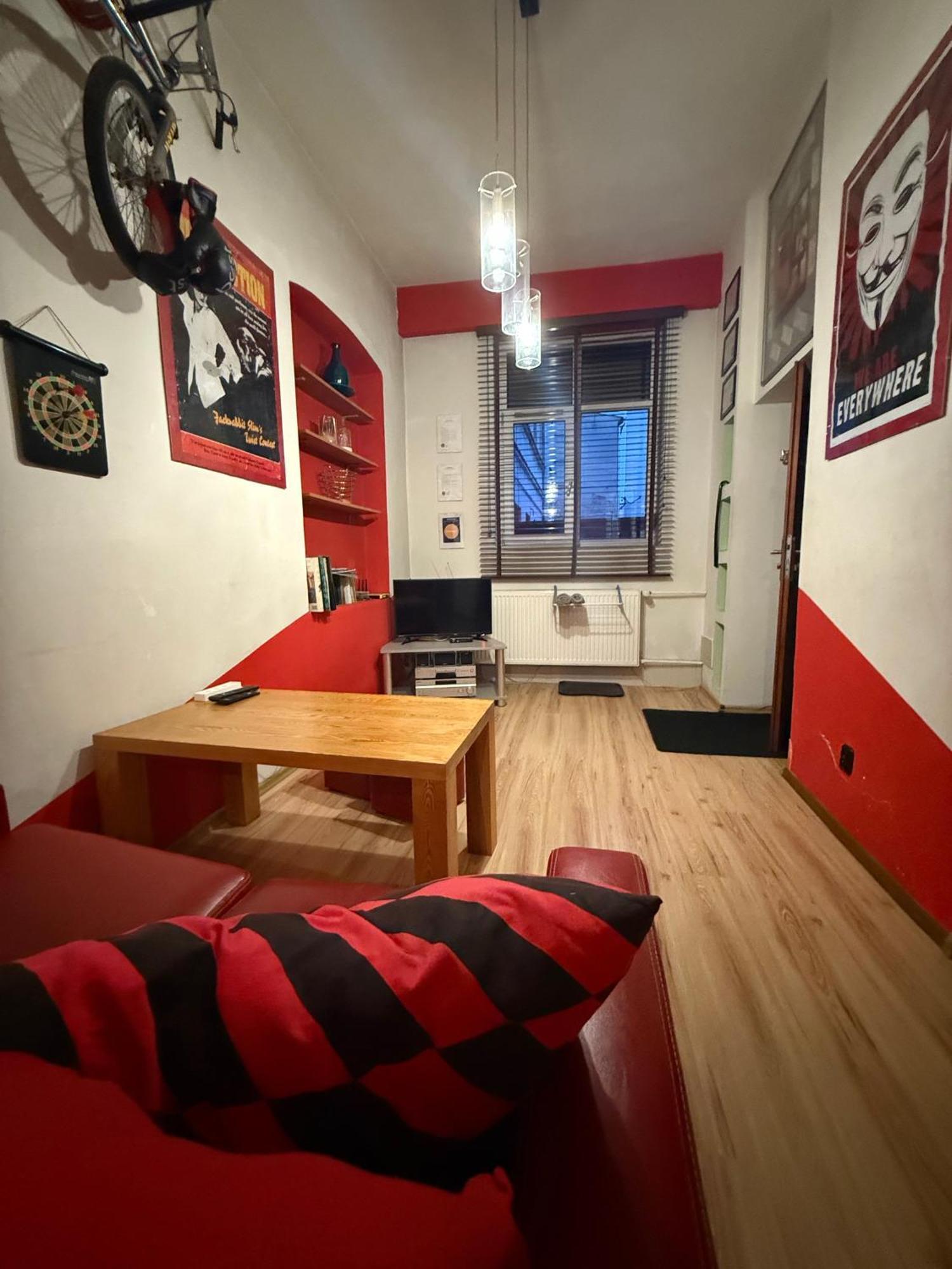 Studio Red And White Apartment Lodz  Luaran gambar